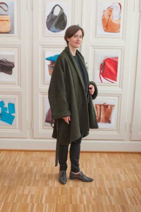 Da ich als Lederfachfrau selber Unikate herstelle schätze ich sehr, dass meine Ideen in den Couture Ateliers professionell umgesetzt werden und dies erst noch „Made in Basel“. 